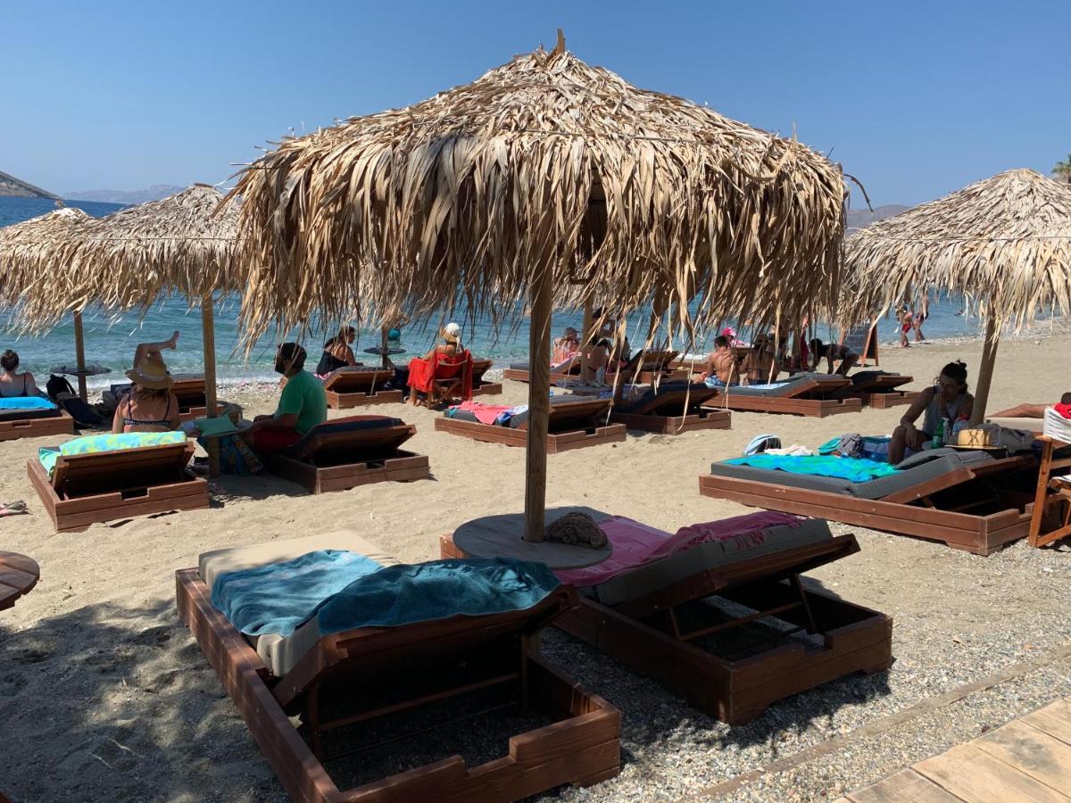 La Playa Boutique Apartments Myrties Bagian luar foto